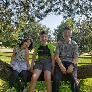 Meet your Posher, Conniejo